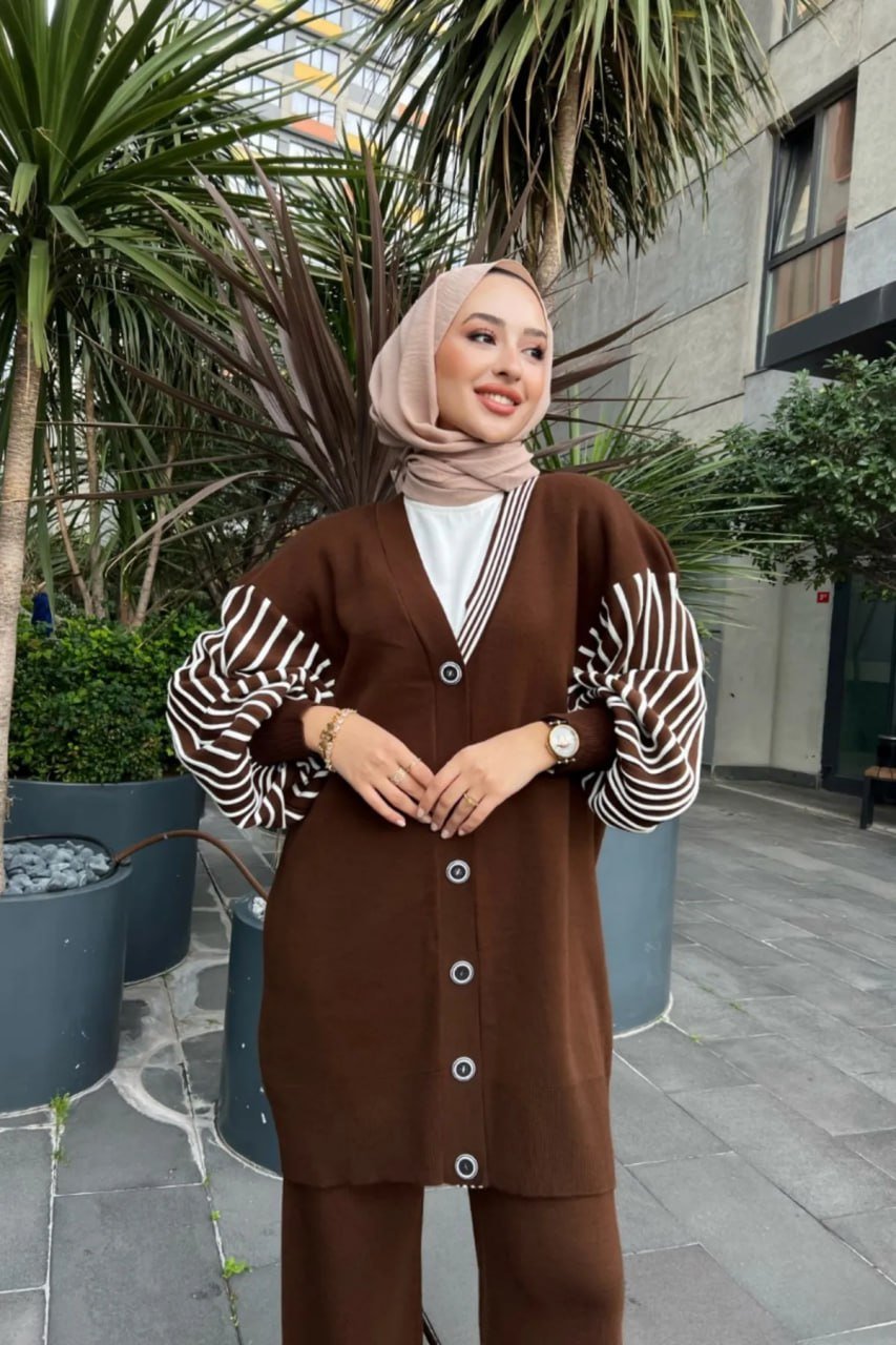 طقم نسائي راقي قطعتين – مريح وأنيق